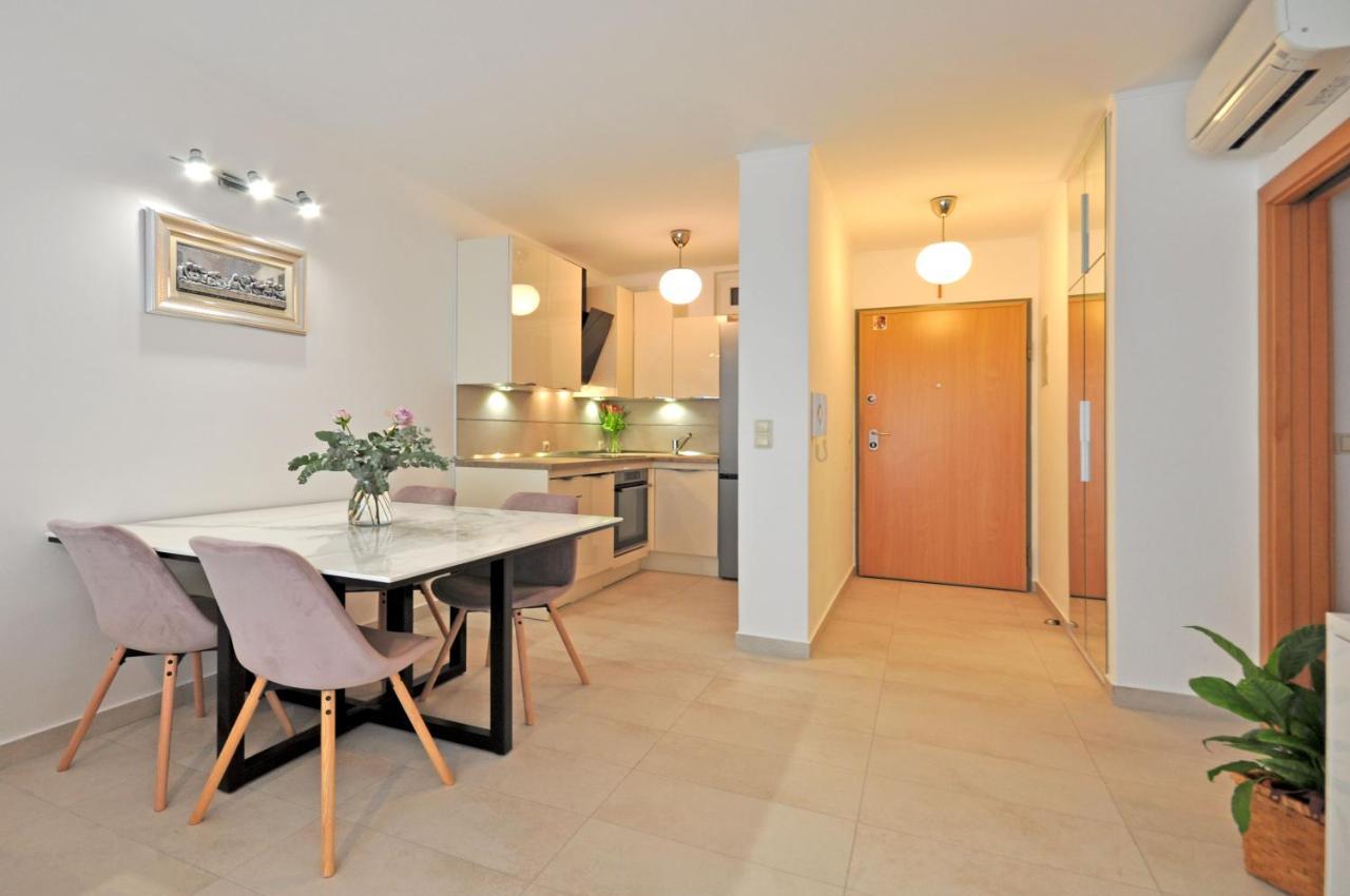 Family Apartment Noel - Omiš Zewnętrze zdjęcie