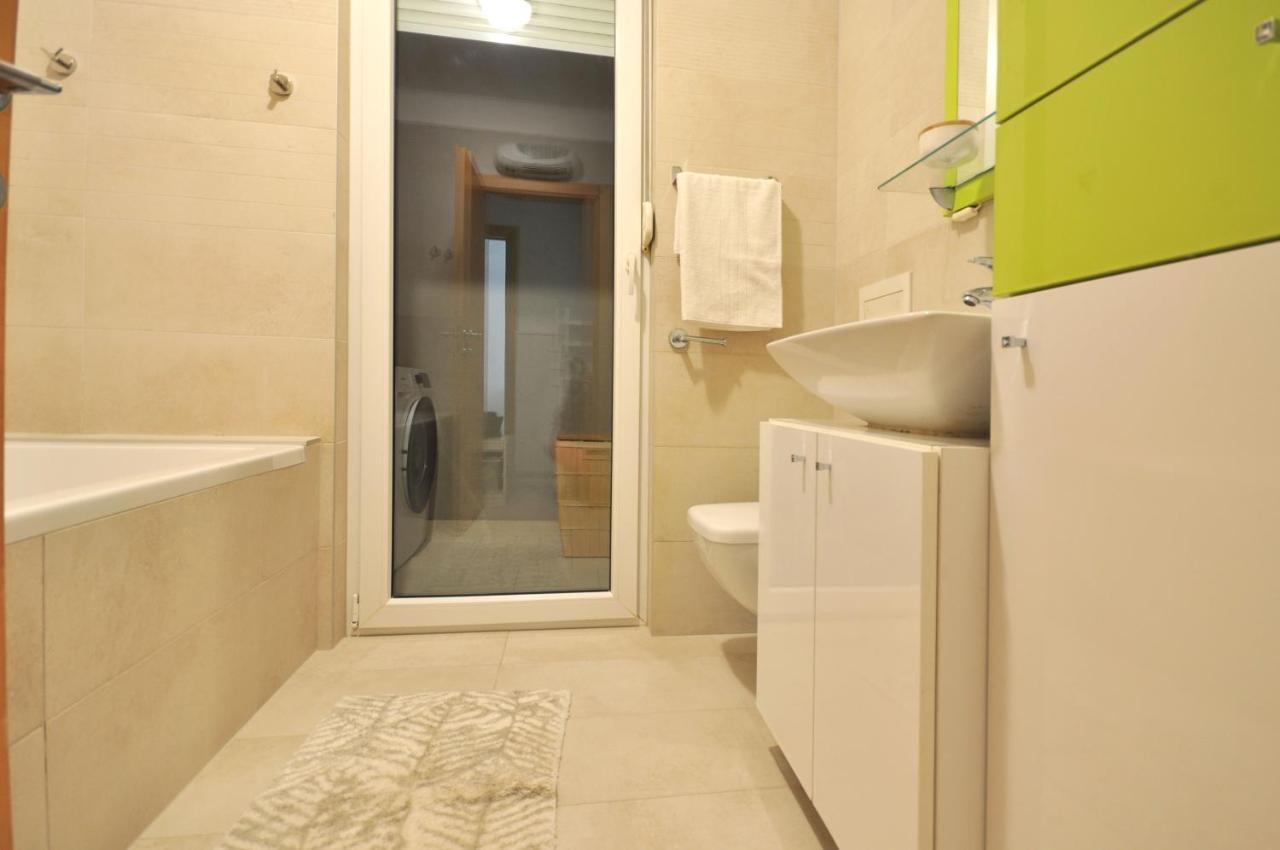 Family Apartment Noel - Omiš Zewnętrze zdjęcie